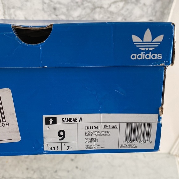 Adidas Valentine’s Day Sambae Sambas - Picture 5 of 6